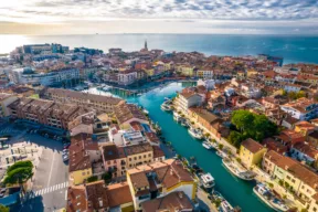Plaže i apartmani u Gradu na severu Italije