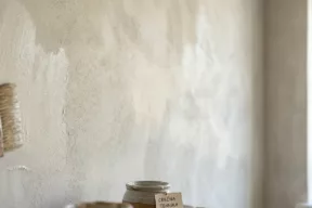 Prirodne paropropusne zidne obloge u enterijeru
