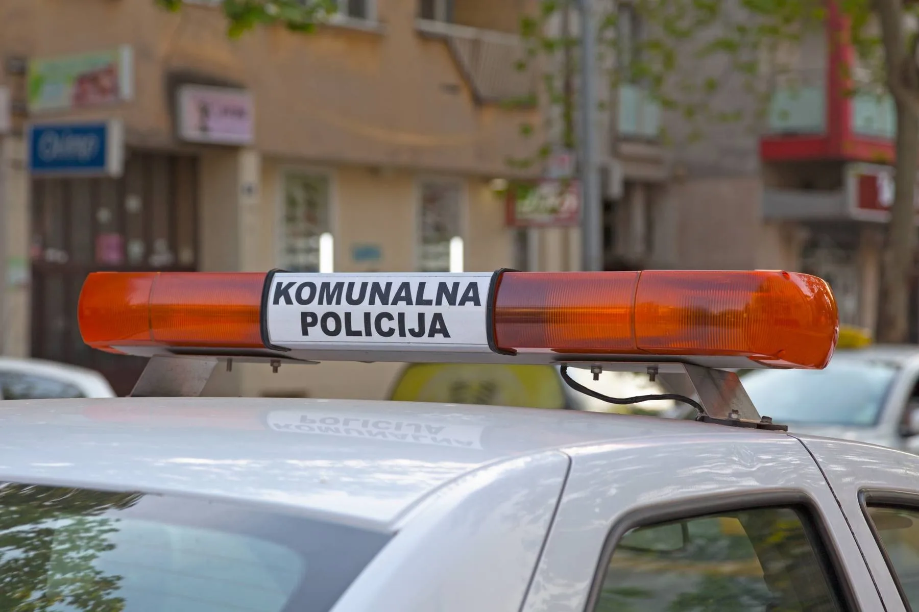 komunalna milicija i buka u stanu